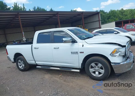 2018 Ram 1500 Slt 4X2 6'4 Box z USA, uszkodzony, nr VIN 1C6RR6TT0JS160558